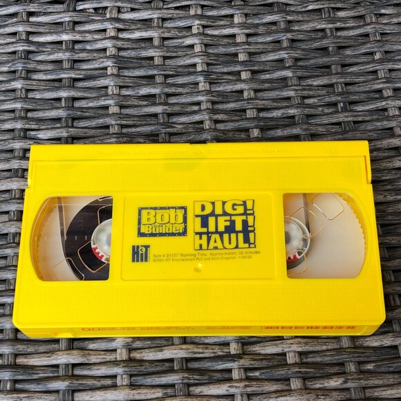Bob the Builder Dig Lift Haul & Pets In A Pickle VHS Tapes Lot of 2 - Picture 4 of 7